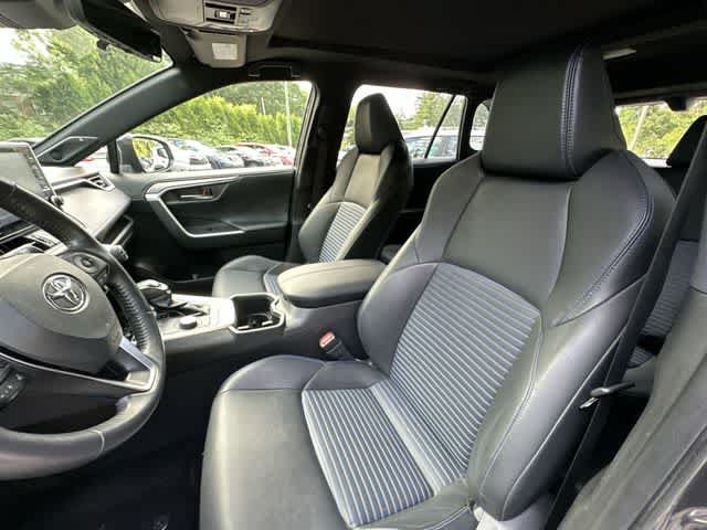 Used 2022 Toyota RAV4 XSE AWD/4WD image 16
