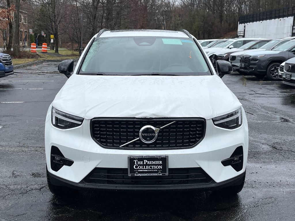 New 2026 Volvo XC40 B5 Plus w/ Protection Package Premier AWD/4WD image 6