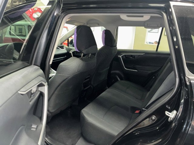 Used 2019 Toyota RAV4 LE image 22