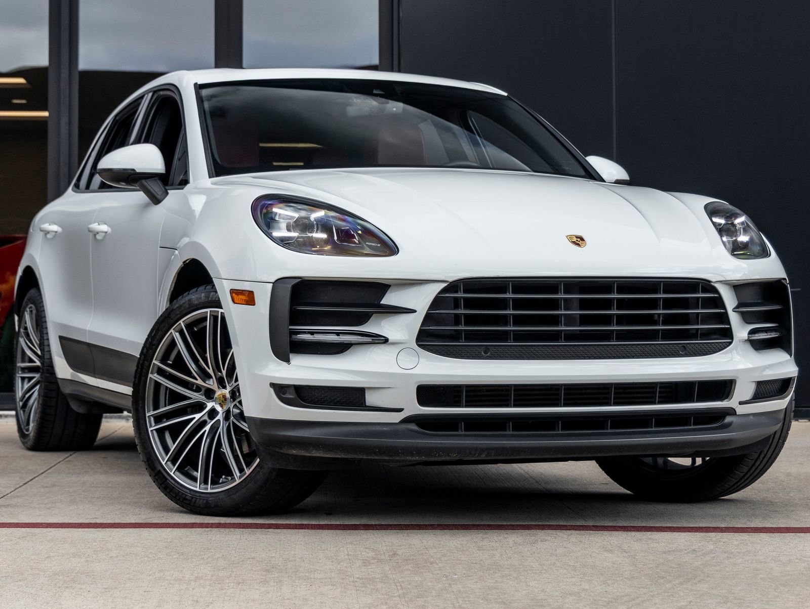 Used 2020 Porsche Macan image 6