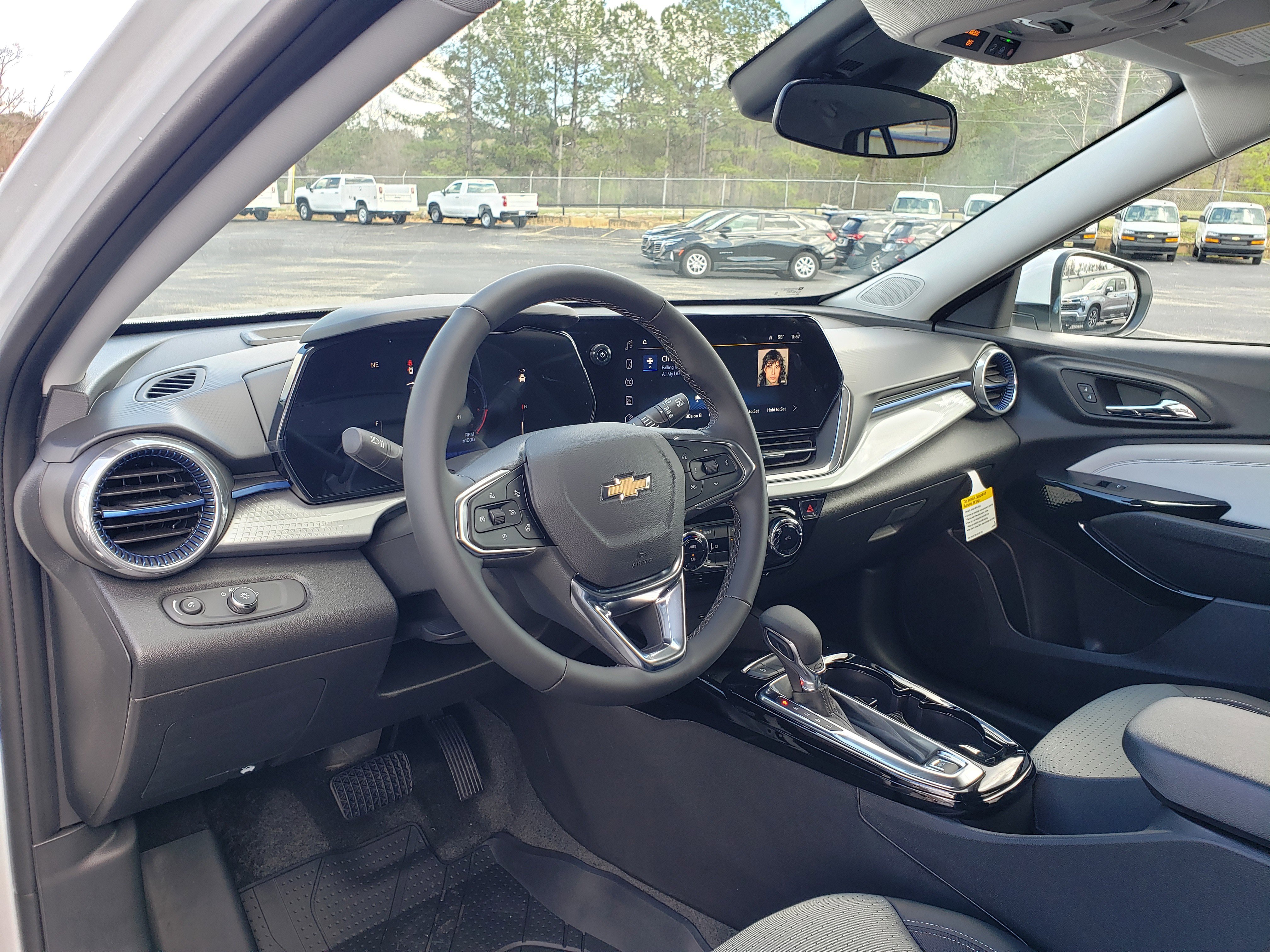 New 2026 Chevrolet Trax LT image 29