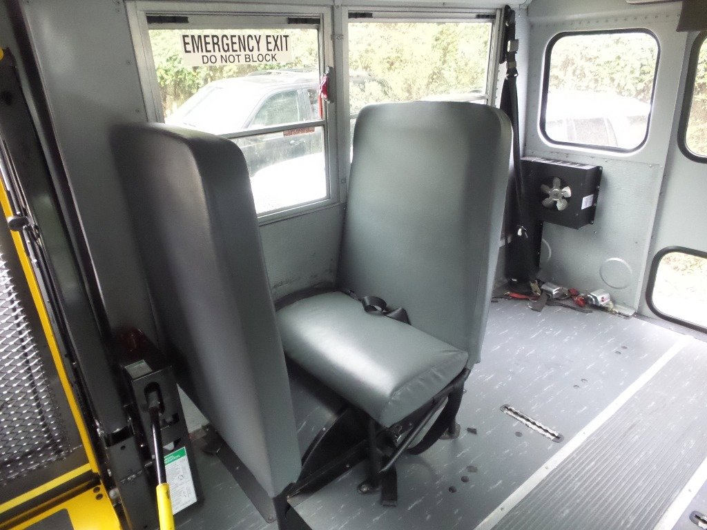 Used 2013 Chevrolet Express 3500 w/ School Bus Package image 27