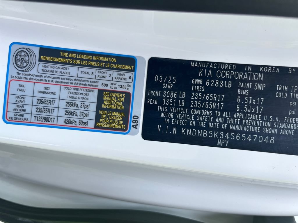 Used 2025 Kia Carnival FWD image 20