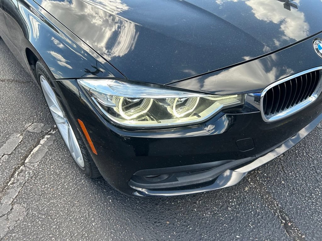 Used 2018 BMW 320i Sedan RWD image 3