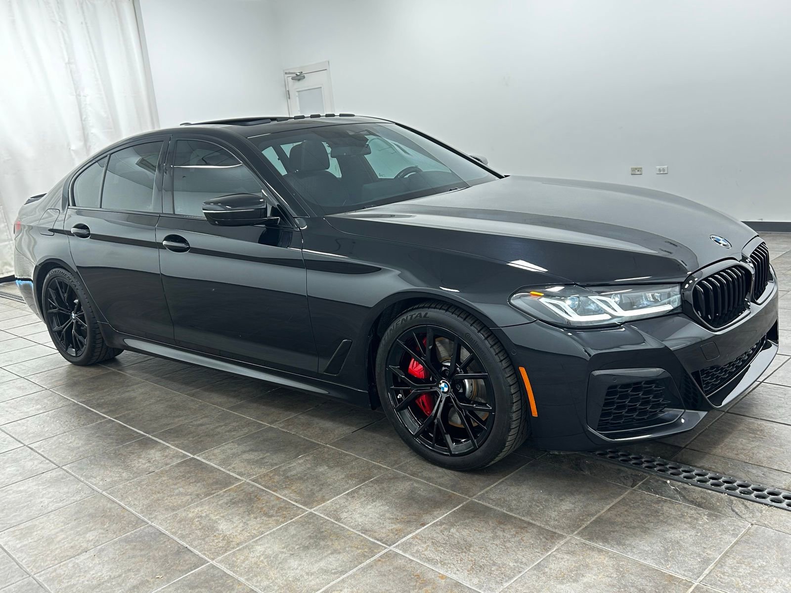 Used 2023 BMW M550i xDrive w/ Executive Package AWD/4WD image 6
