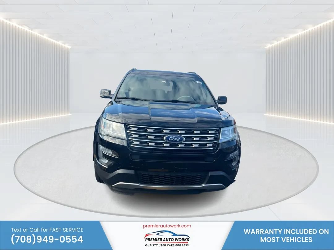 Used 2017 Ford Explorer XLT w/ Equipment Group 202A AWD/4WD image 2