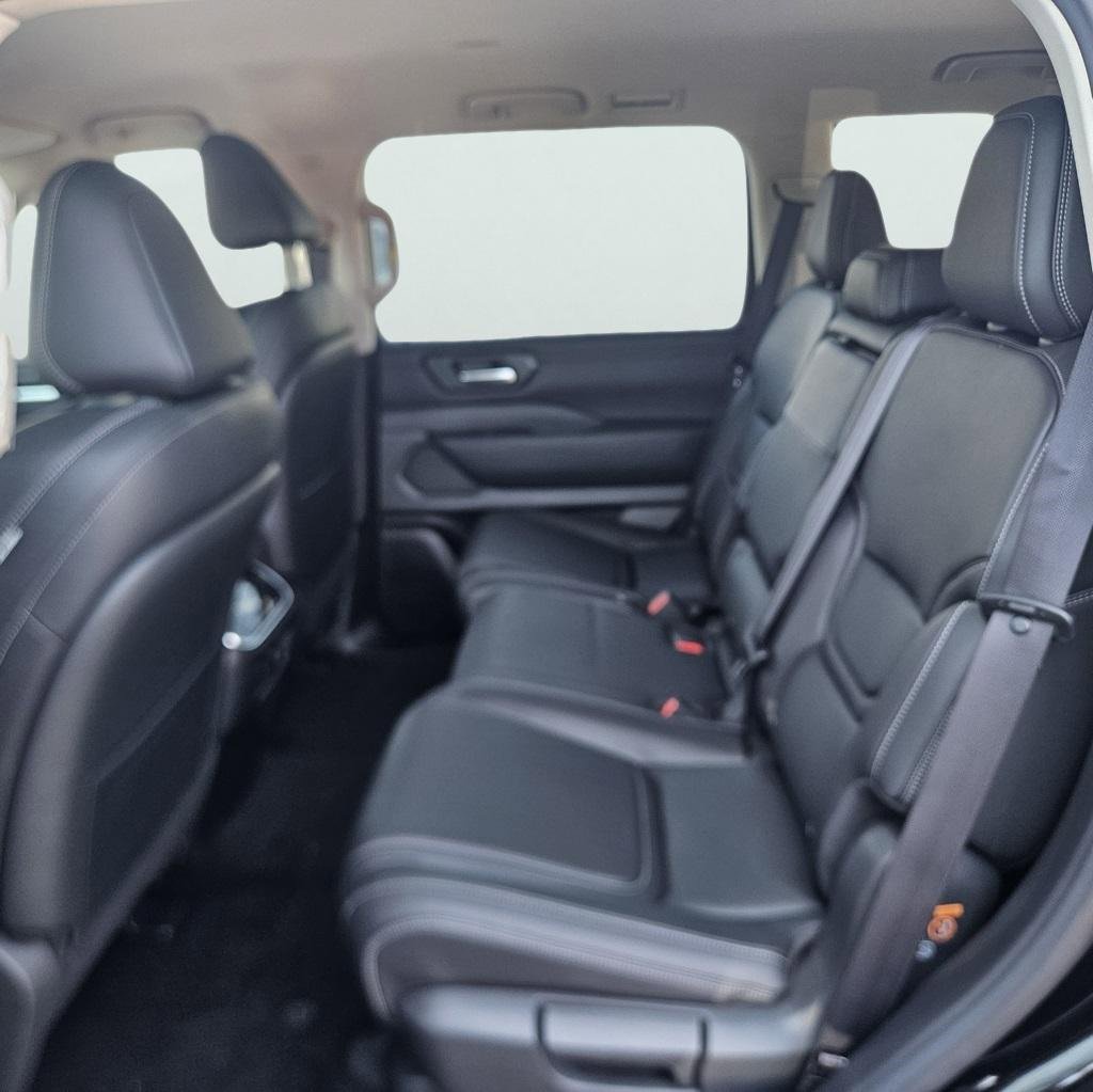 New 2026 Nissan Armada SV image 15
