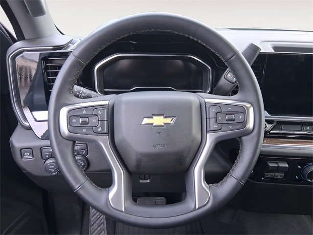 Used 2025 Chevrolet Silverado 3500 LT image 12