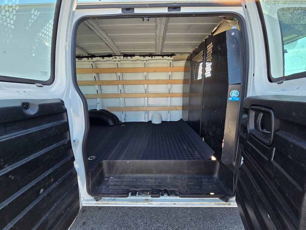 Used 2023 GMC Savana 2500 w/ Driver Convenience Package RWD image 21