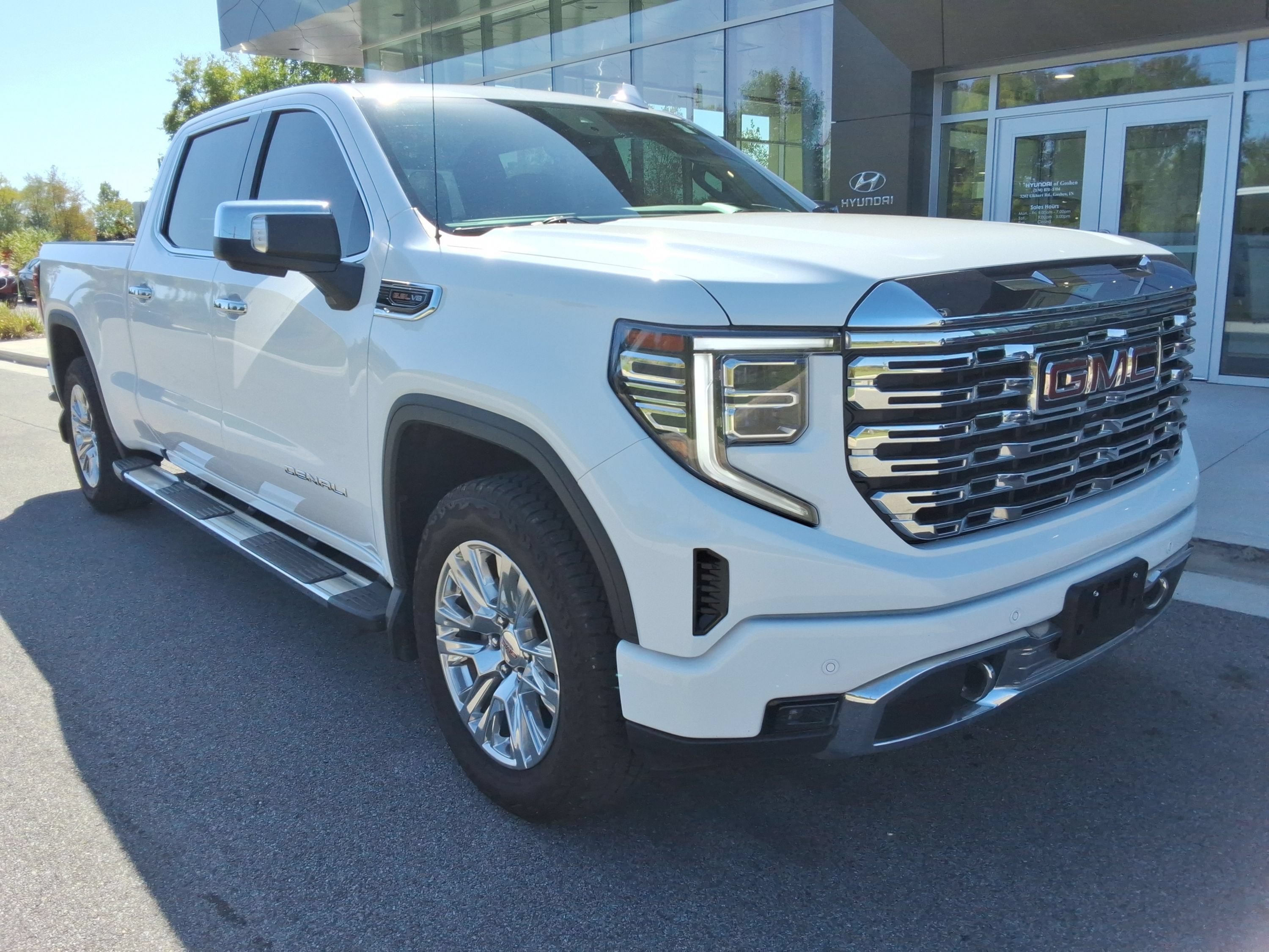 Used 2023 GMC Sierra 1500 Denali w/ Technology Package AWD/4WD image 24