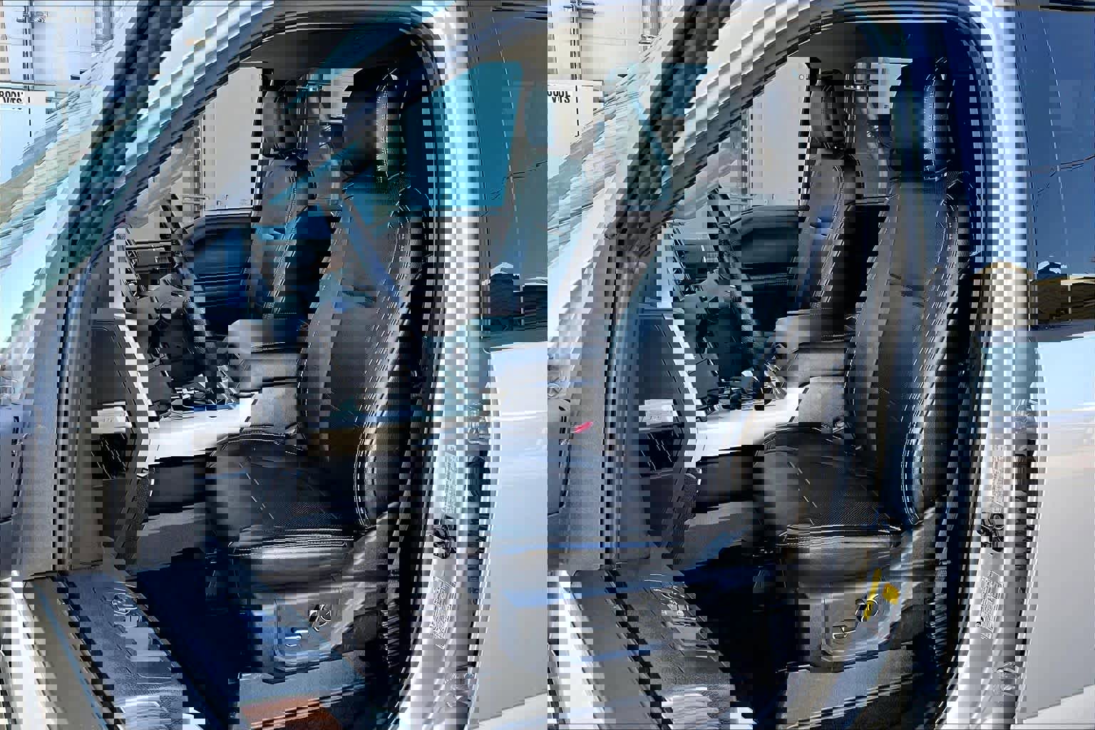 Used 2015 Ford F150 Lariat image 8