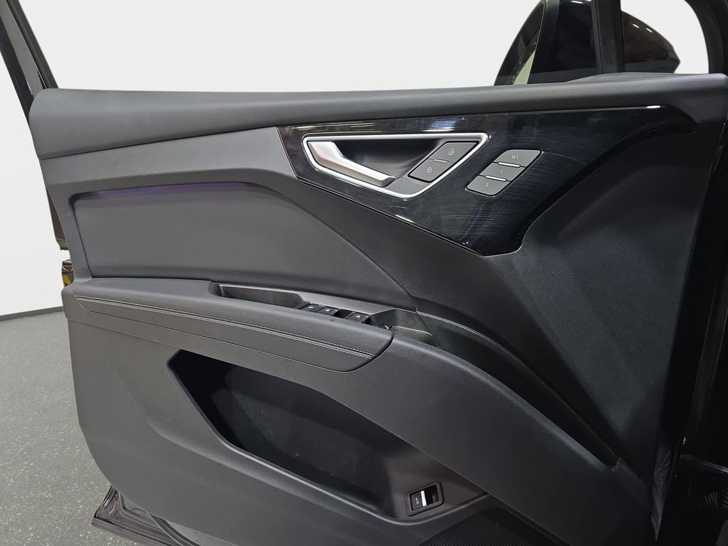 Used 2024 Audi Q4 e-tron Premium Plus w/ Premium Plus image 28