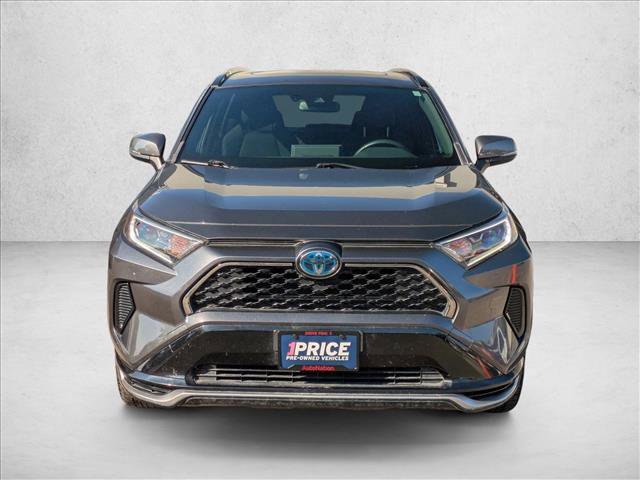 Used 2021 Toyota RAV4 SE w/ Weather & Moonroof Package video 2