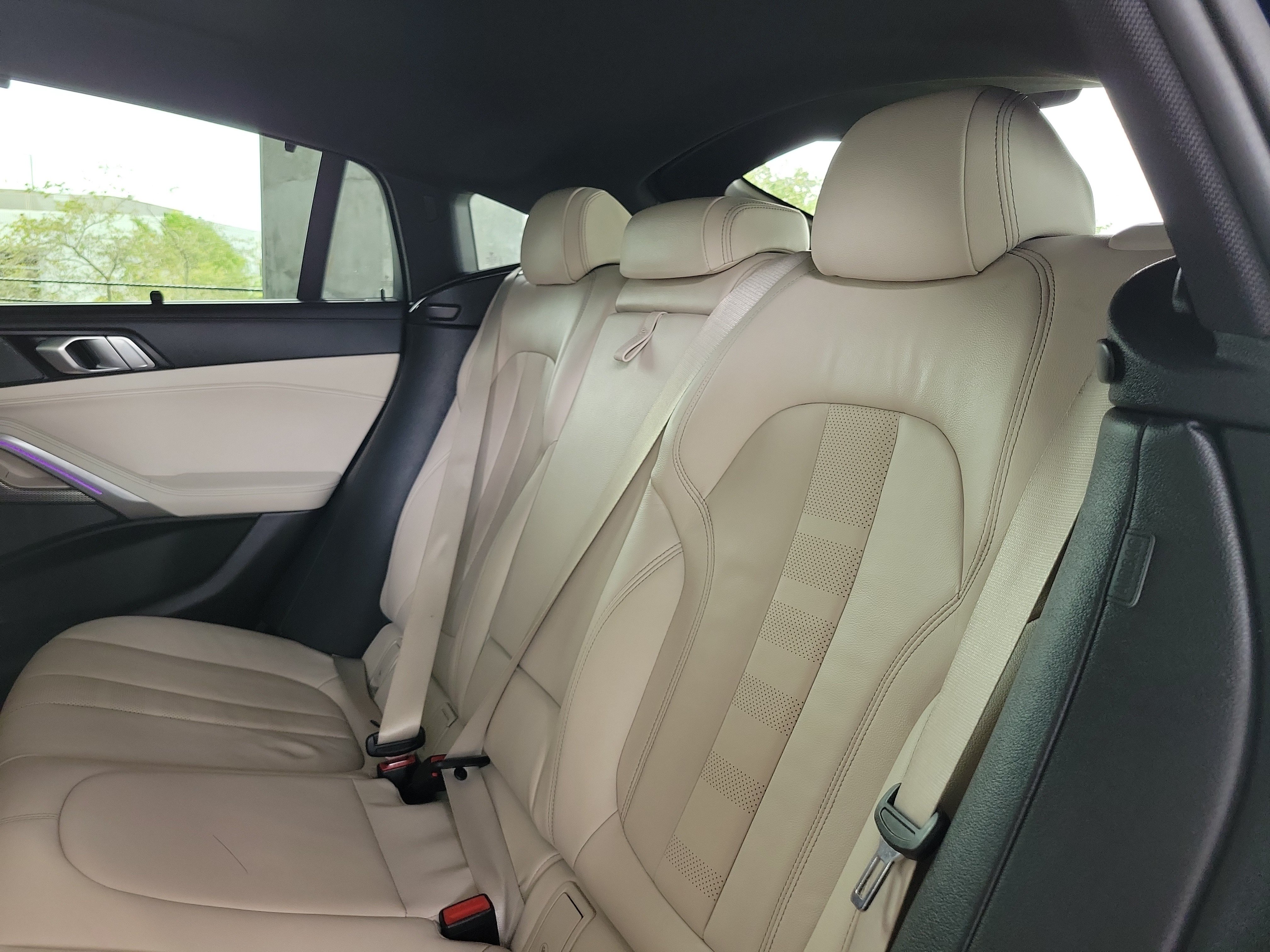 Used 2021 BMW X6 M50i w/ Executive Package AWD/4WD image 10