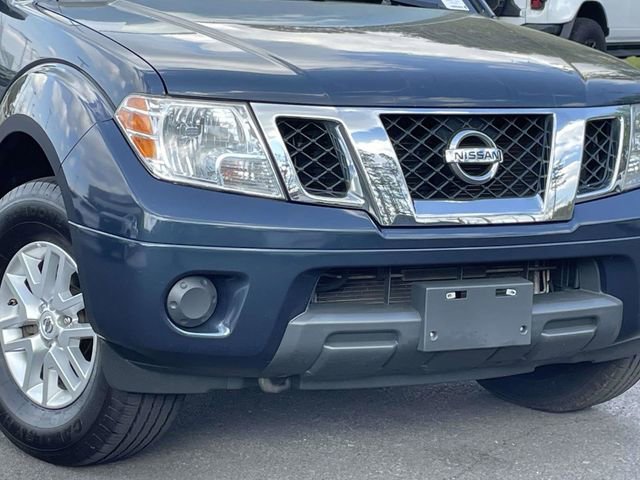 Used 2019 Nissan Frontier SV image 2