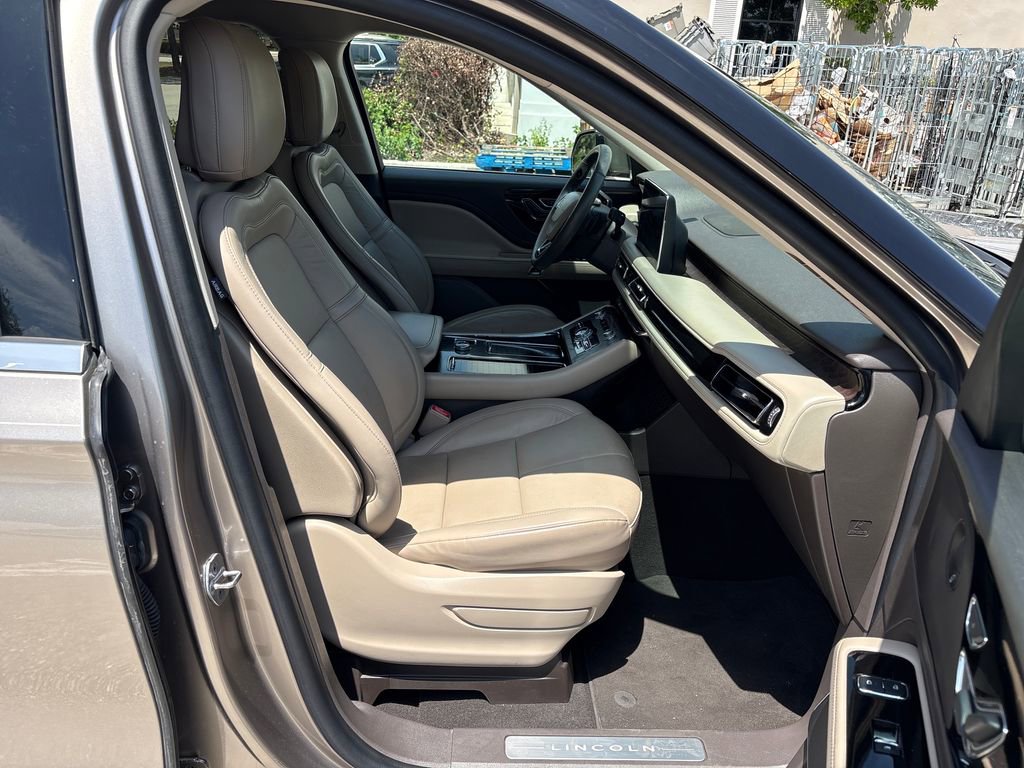 Used 2020 Lincoln Aviator Reserve RWD image 6