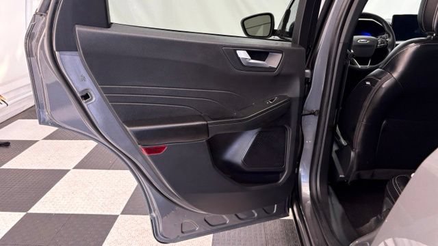 Used 2025 Ford Escape Platinum AWD/4WD image 19