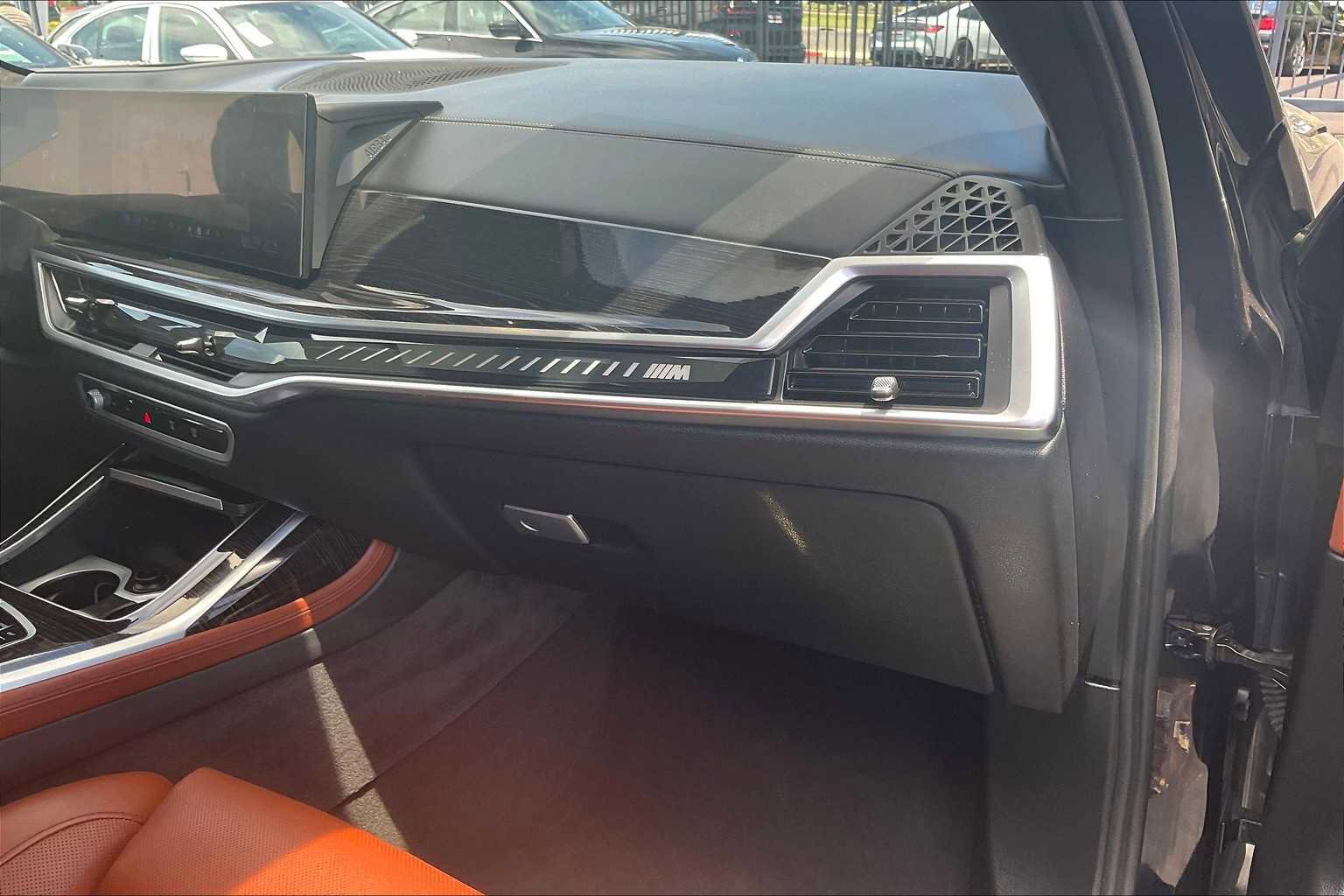 Used 2025 BMW X7 M60i image 19