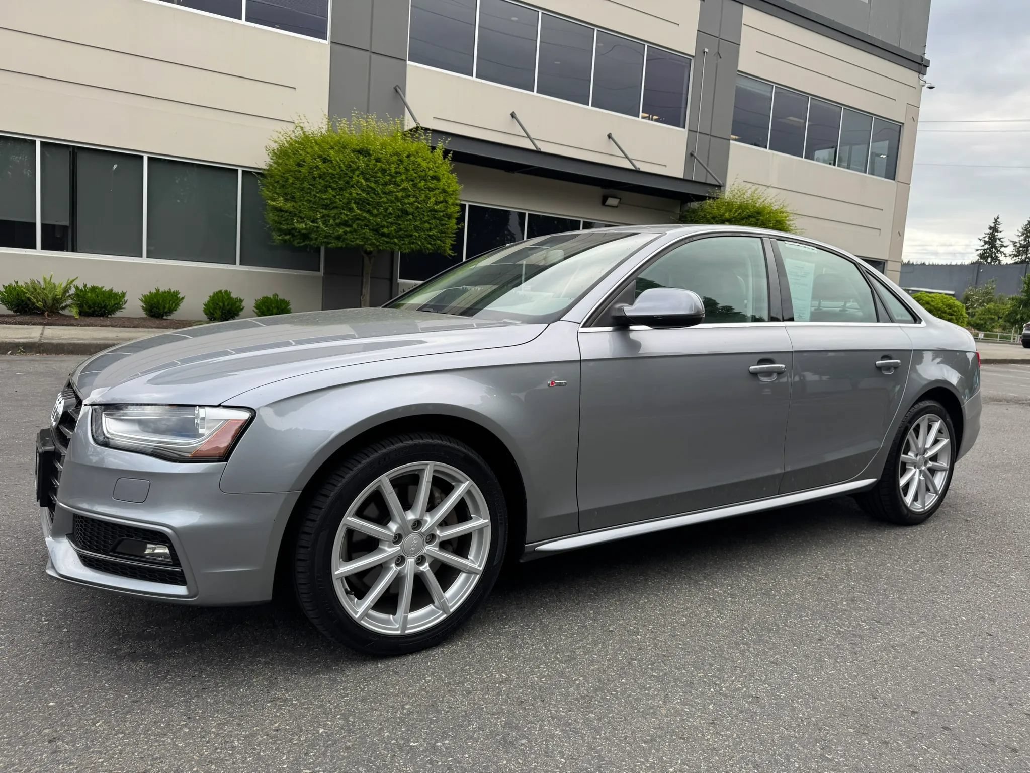 Used 2016 Audi A4 2.0T Premium w/ Audi MMI Navigation Plus FWD image 5