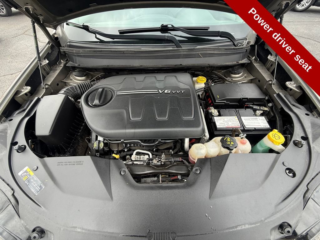 Used 2020 Jeep Cherokee Trailhawk AWD/4WD image 46