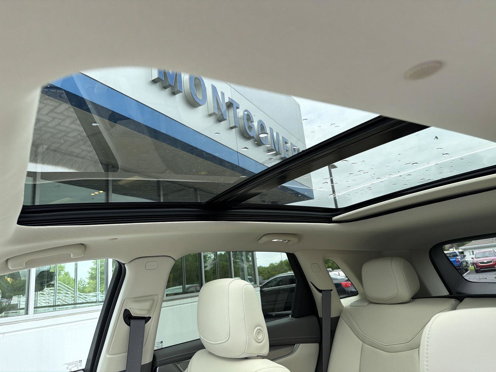 Used 2025 Cadillac XT5 Premium Luxury AWD/4WD image 28