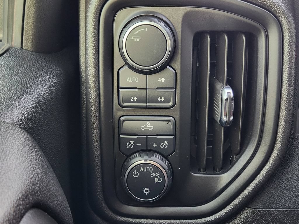 Certified 2024 Chevrolet Silverado 1500 Custom Trail Boss w/ Dark Appearance Package AWD/4WD image 22