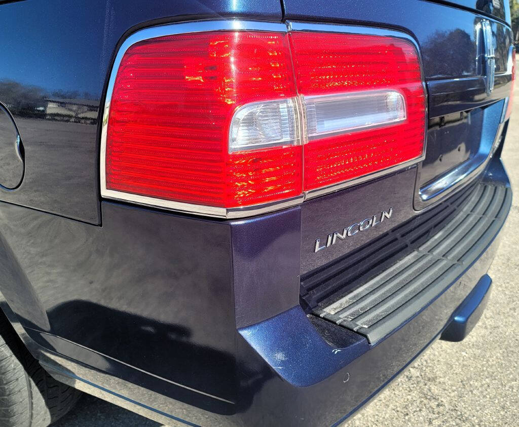Used 2014 Lincoln Navigator L 2WD image 11
