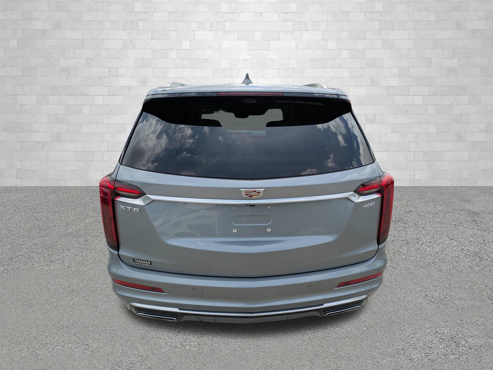 Used 2023 Cadillac XT6 Premium Luxury w/ Technology Package FWD image 3