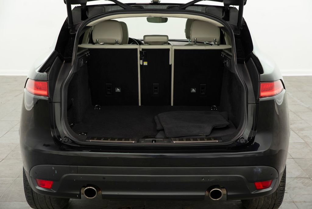 Used 2020 Jaguar F-PACE Prestige image 14