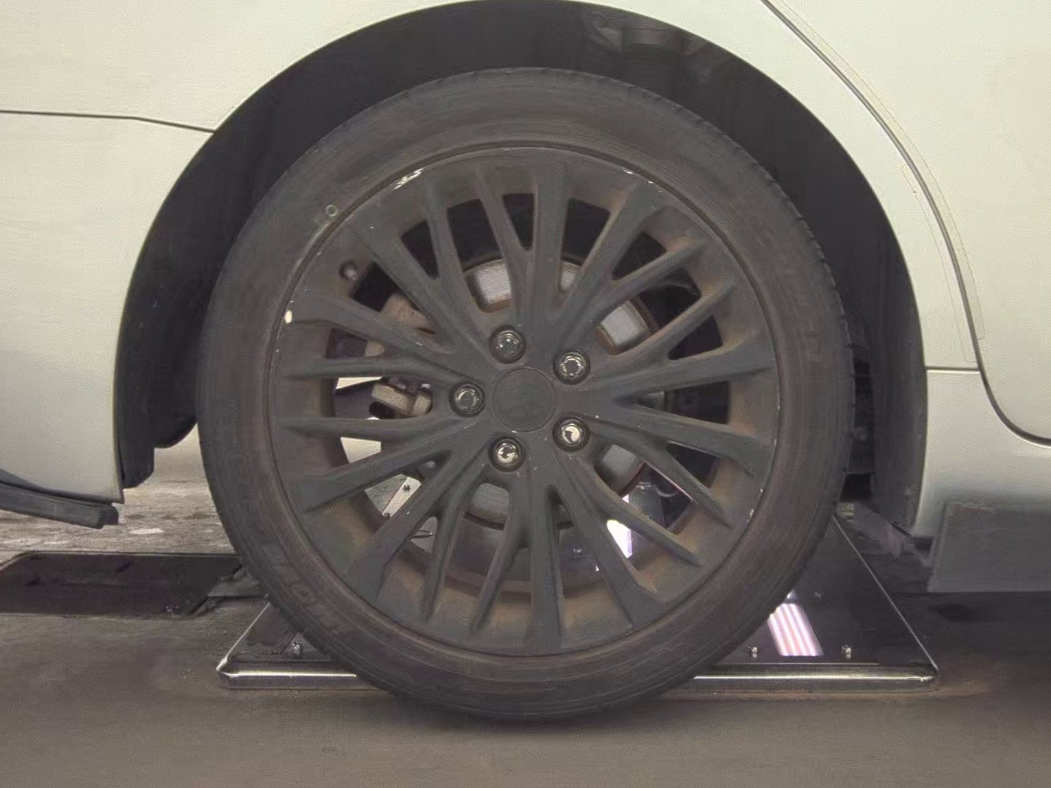 Used 2020 Toyota Camry SE w/ Convenience Package image 12