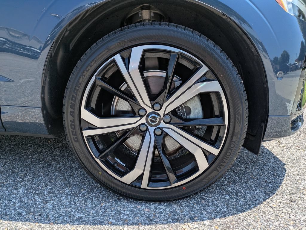 Certified 2024 Volvo XC60 B5 Ultimate w/ Protection Package Premier AWD/4WD image 11