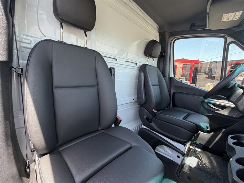 Used 2023 Mercedes-Benz Sprinter 3500 image 12