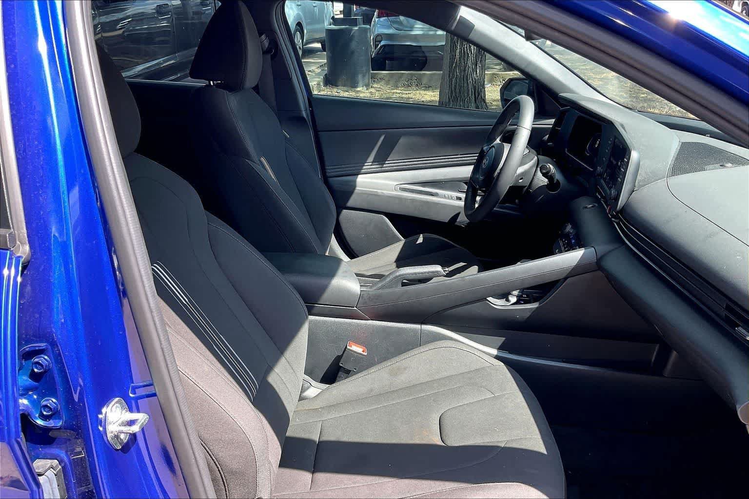 Used 2025 Hyundai Elantra Sport FWD image 11