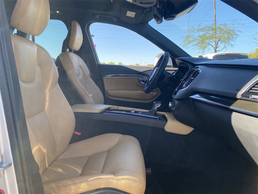 Used 2018 Volvo XC90 T6 Momentum w/ Convenience Package image 12
