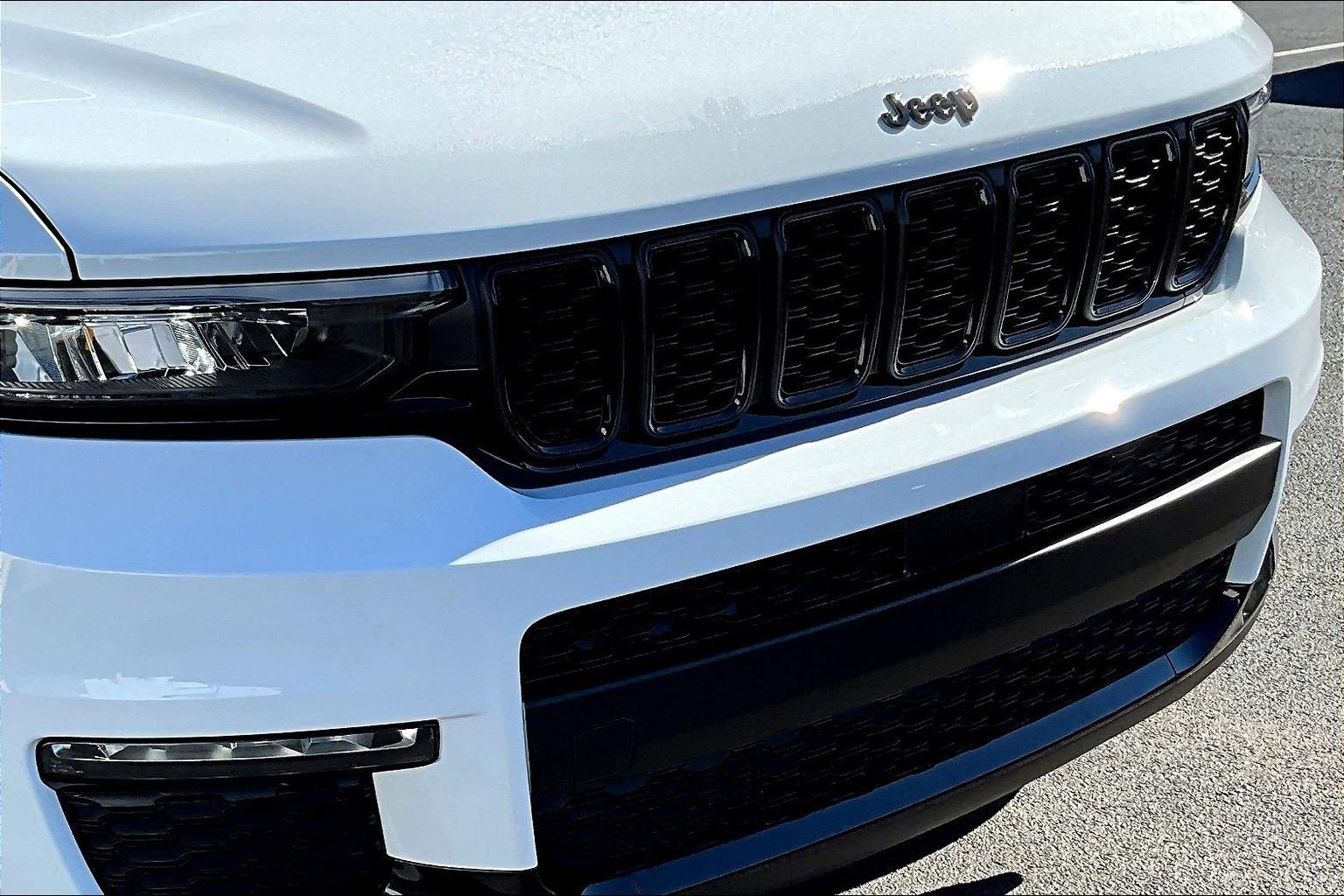 New 2025 Jeep Grand Cherokee L Limited w/ Black Appearance Package image 15