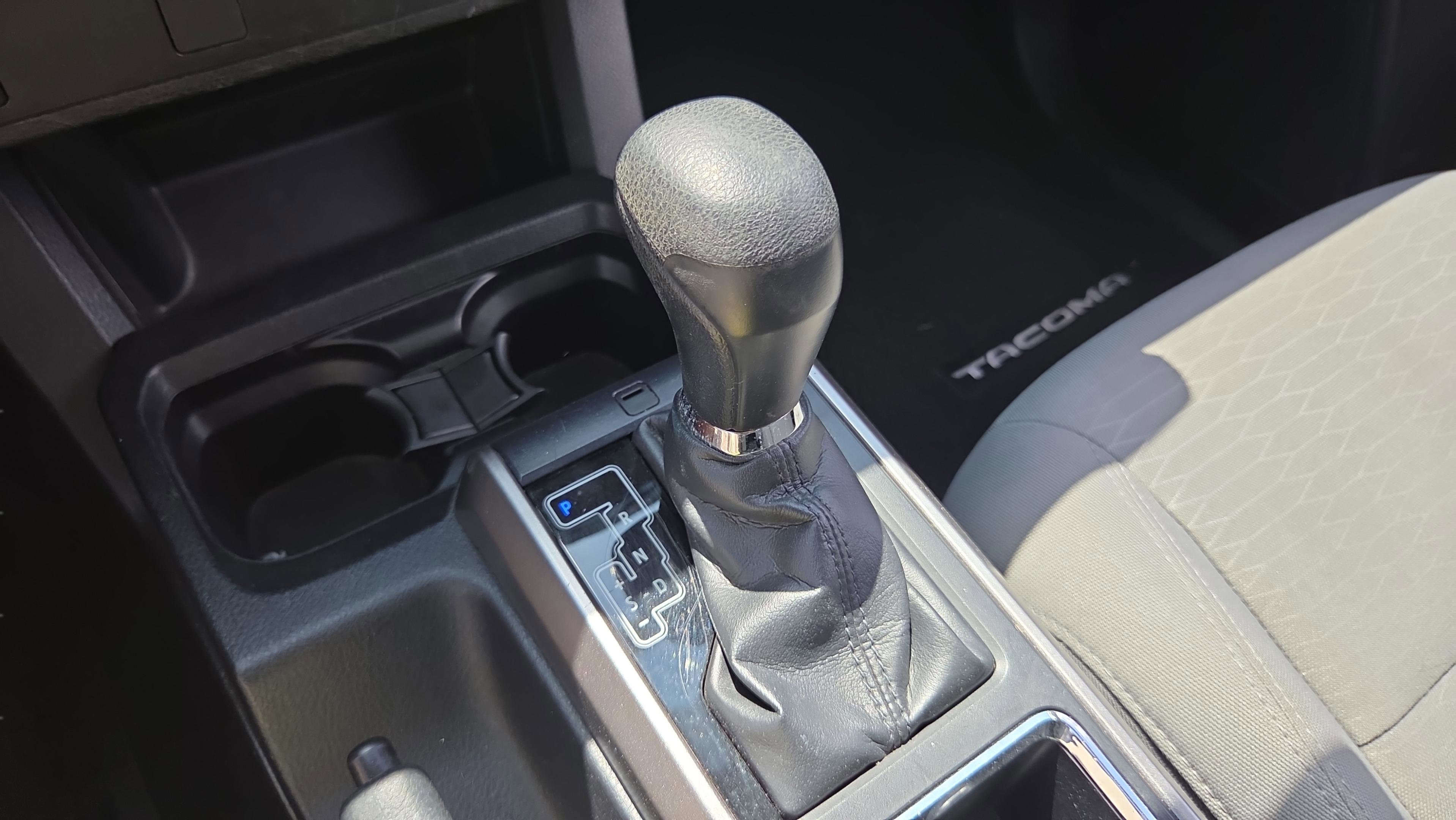 Used 2017 Toyota Tacoma SR5 w/ Tow Package RWD image 19