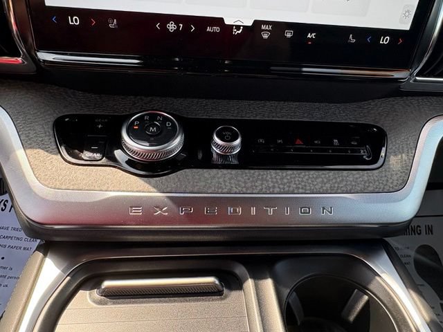 Used 2025 Ford Expedition Tremor AWD/4WD image 21