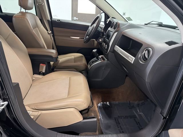 Used 2014 Jeep Compass Latitude w/ Sun/Sound Group image 19