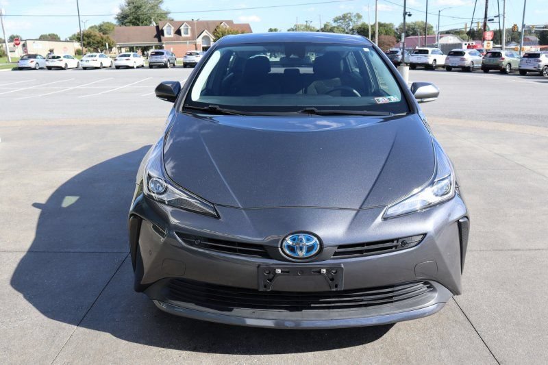 Used 2021 Toyota Prius LE FWD image 4