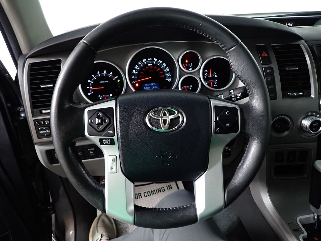 Used 2017 Toyota Sequoia Limited w/ Safety & Convenience Package AWD/4WD image 32