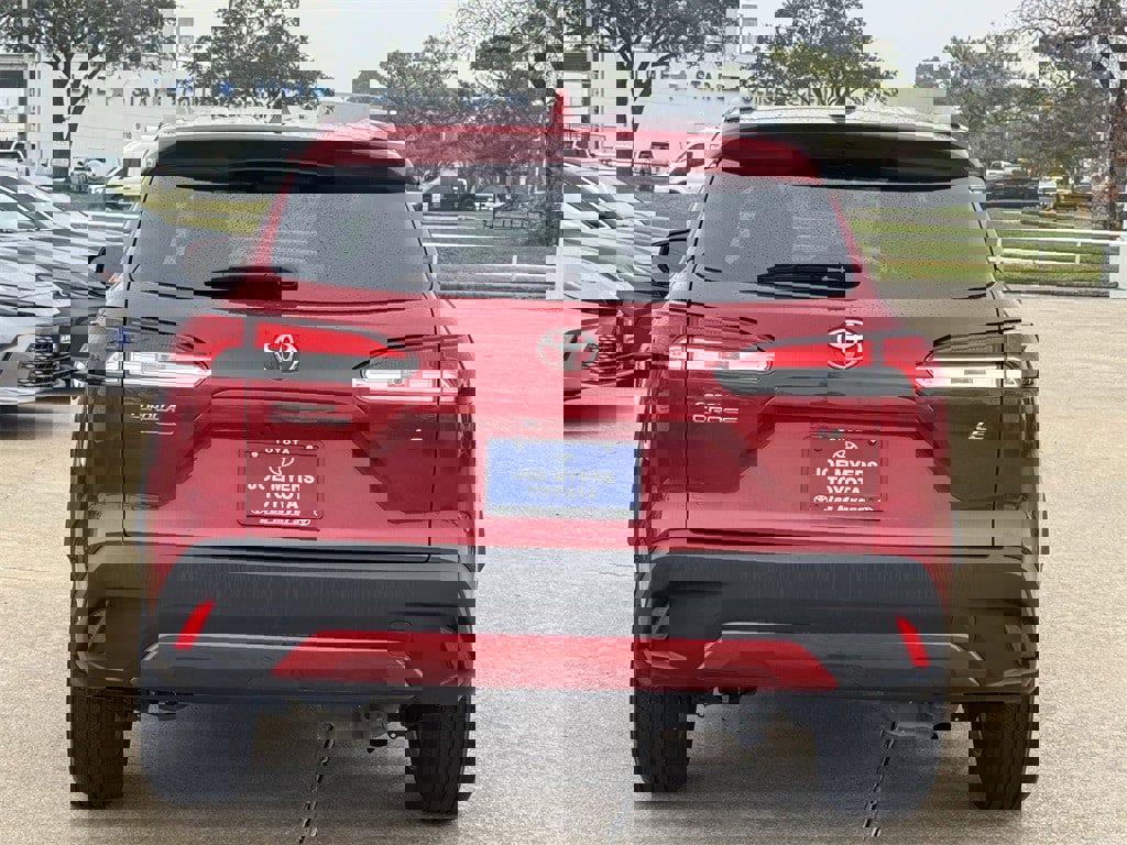 Used 2023 Toyota Corolla Cross LE image 6