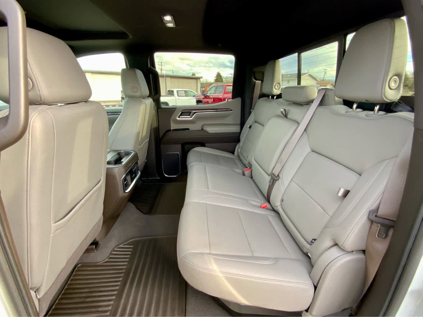 Used 2022 Chevrolet Silverado 1500 LTZ w/ LTZ Premium Package image 32