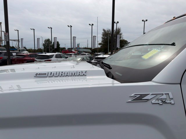 Used 2017 GMC Sierra 2500 SLT w/ Duramax Plus Package AWD/4WD image 29