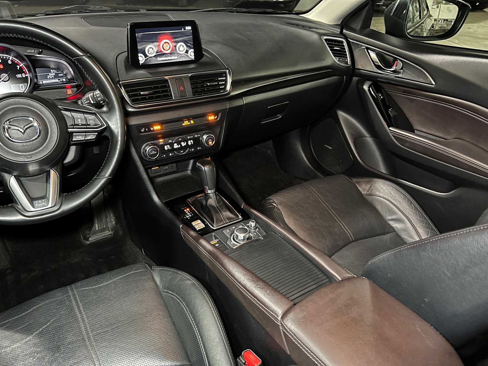 Used 2018 MAZDA MAZDA3 Grand Touring w/ Premium Equipment Package image 34