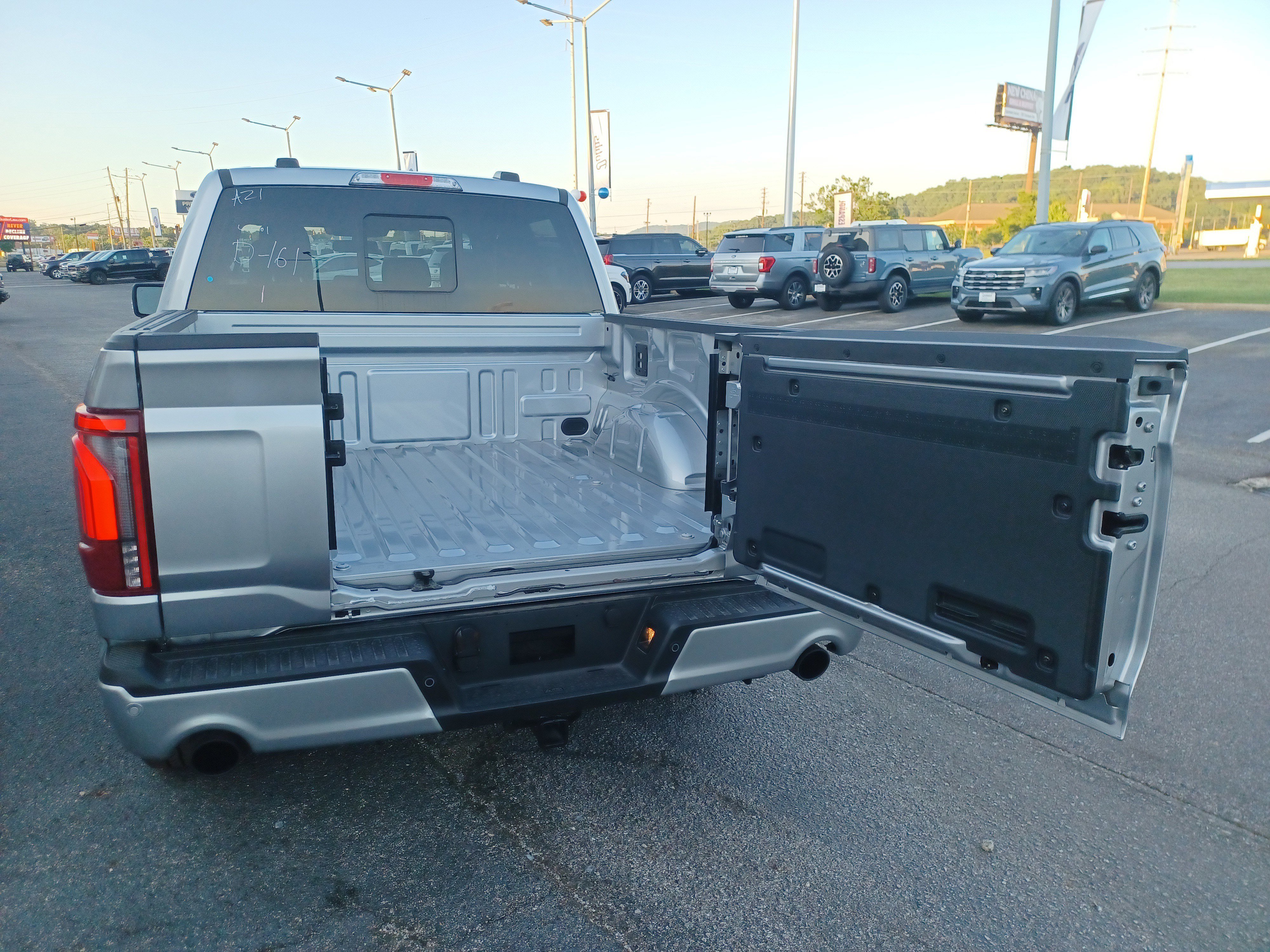 New 2025 Ford F150 Lariat w/ Equipment Group 502A High image 7