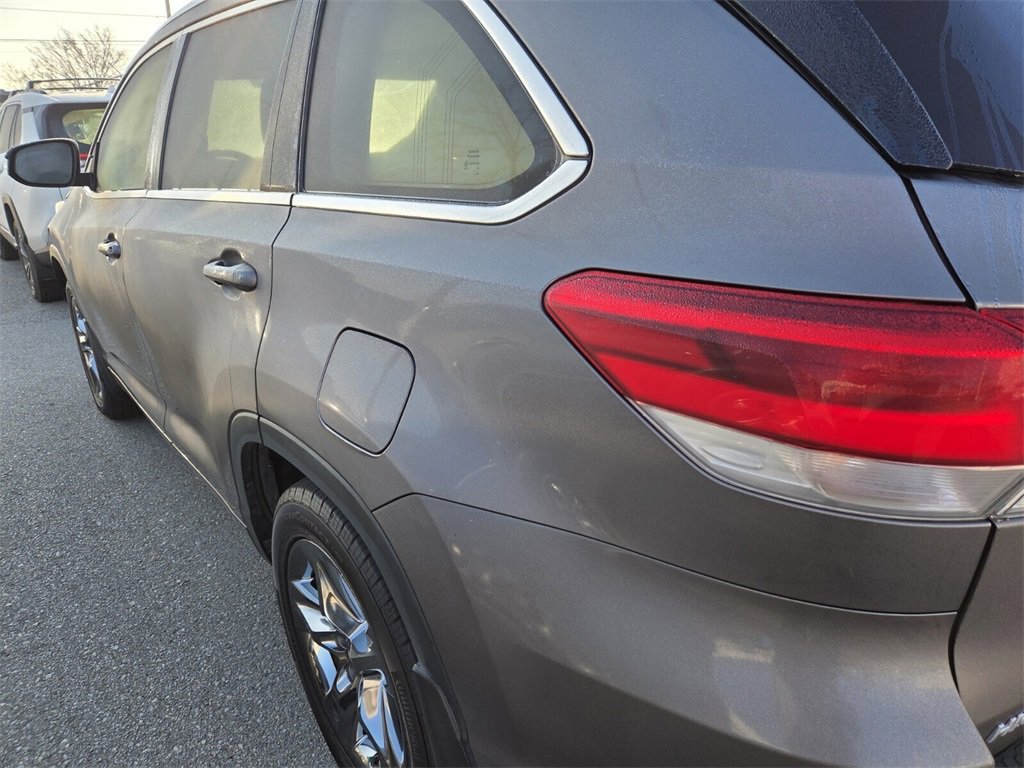 Used 2018 Toyota Highlander Limited Platinum image 4