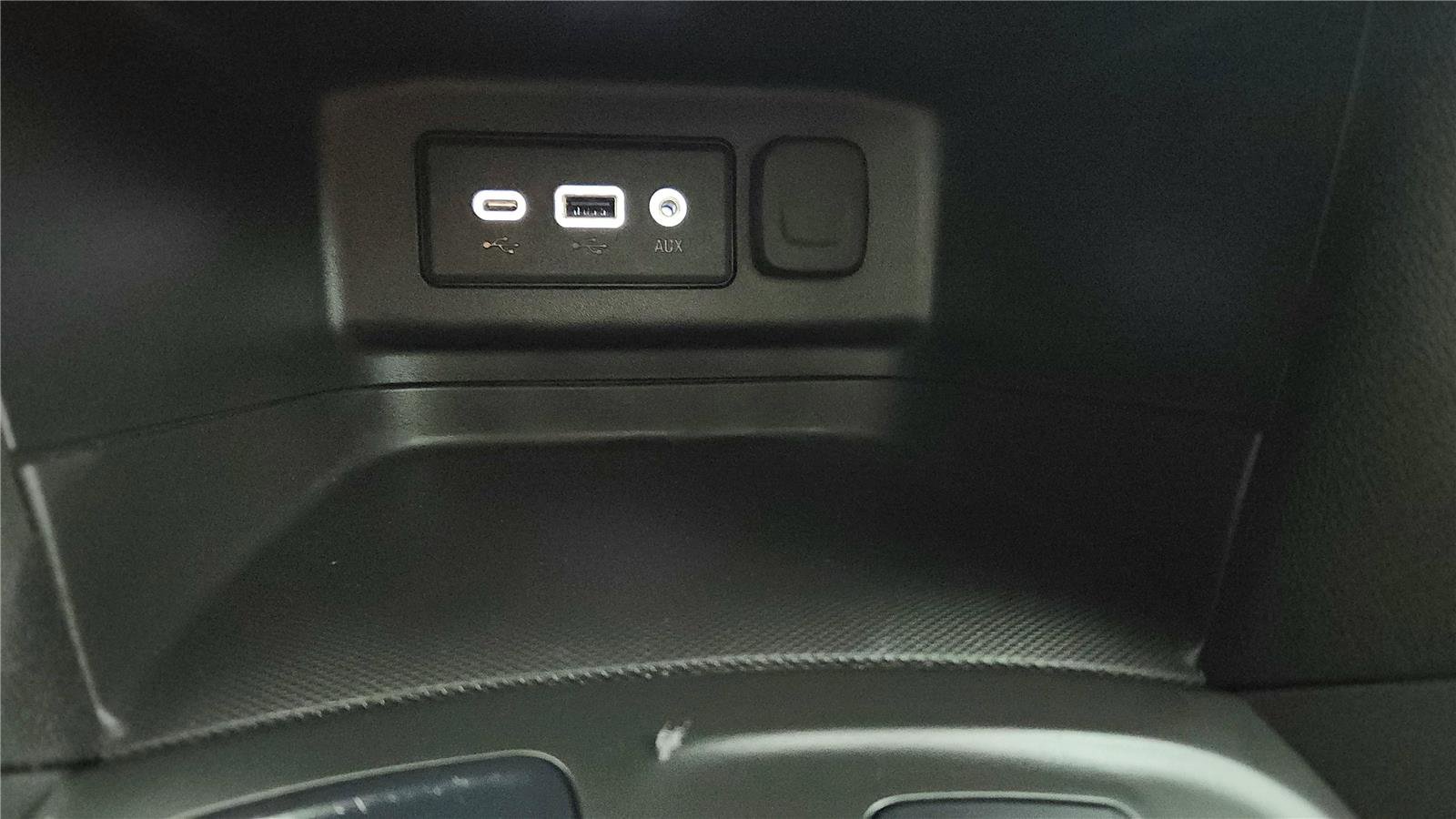 Used 2023 Chevrolet Equinox RS AWD/4WD image 34