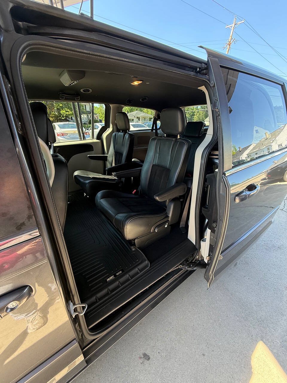 Used 2017 Dodge Grand Caravan SXT FWD image 17