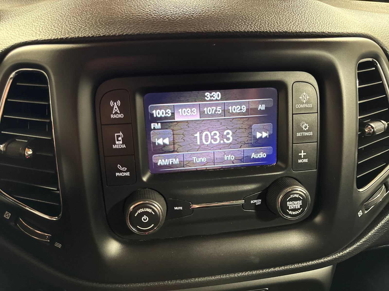 Used 2018 Jeep Compass Sport FWD image 20