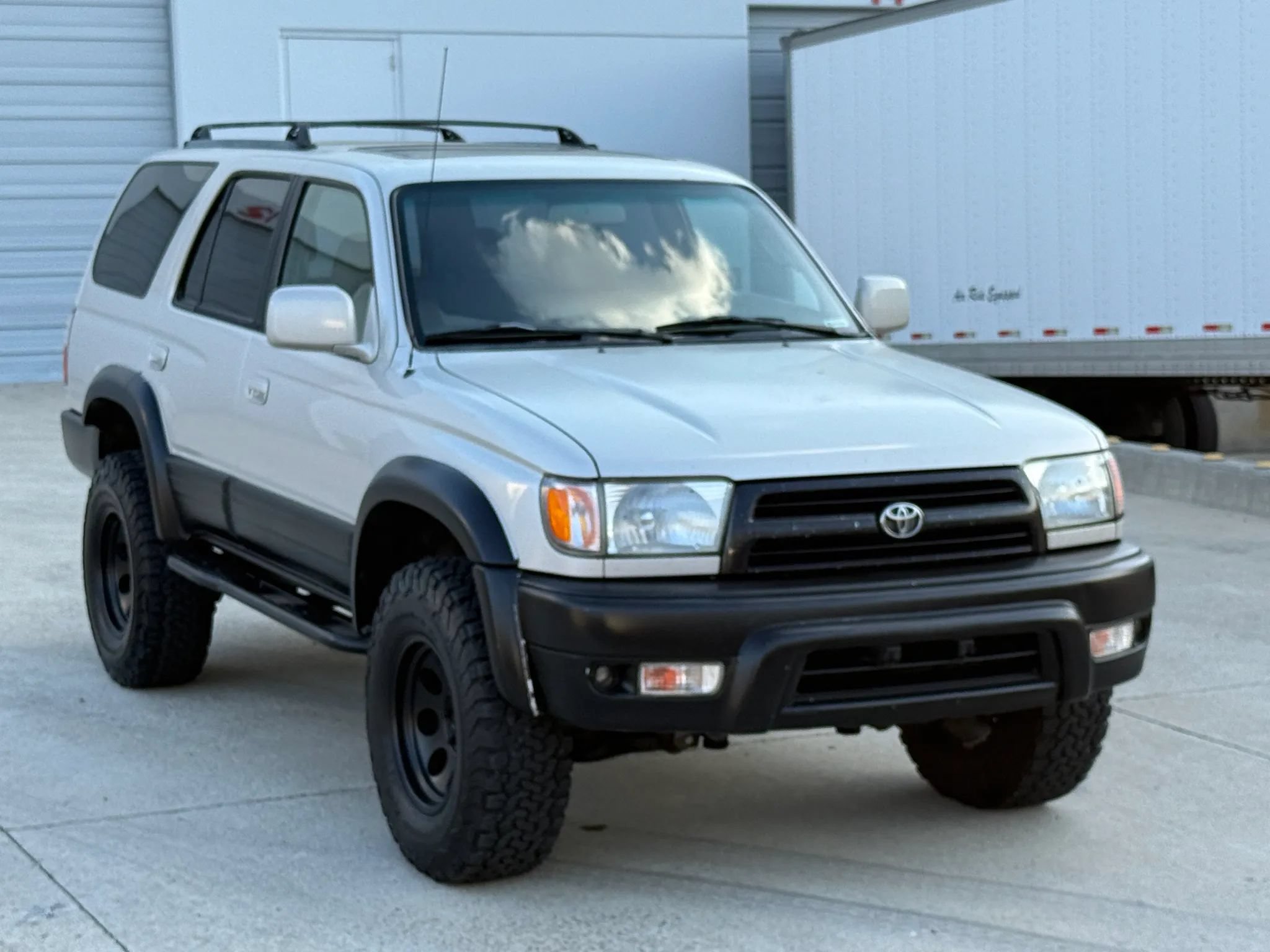 Used 1999 Toyota 4Runner Limited AWD/4WD image 2